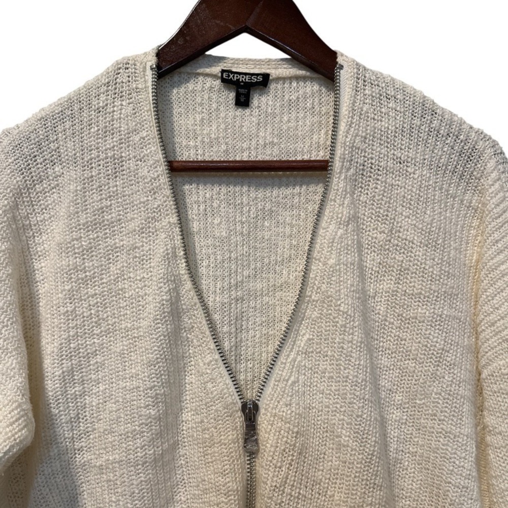EXPRESS Cream Knit 3/4 Sleeve Sweater Women Sz M Layering Minimalist - Picture 2 of 7